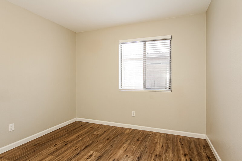1,945/Mo, 15550 N Naegel Dr Surprise, AZ 85374 Bedroom View 2