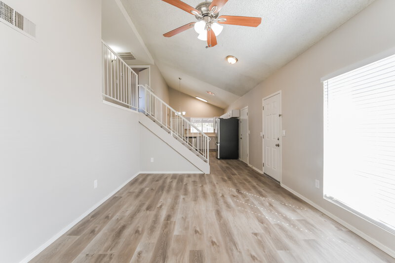 2,160/Mo, 19010 N 47th Ln Glendale, AZ 85308 Living Room View