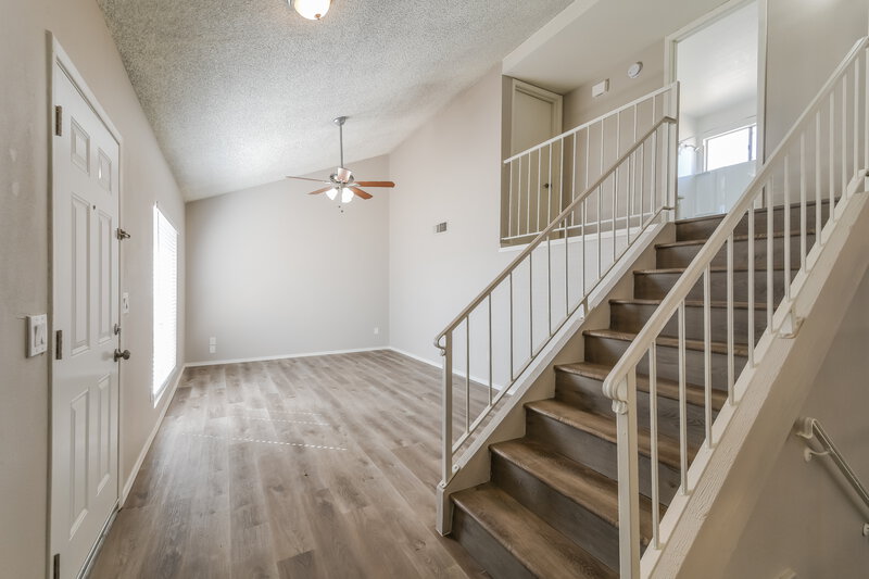 2,160/Mo, 19010 N 47th Ln Glendale, AZ 85308 Living Room View 2