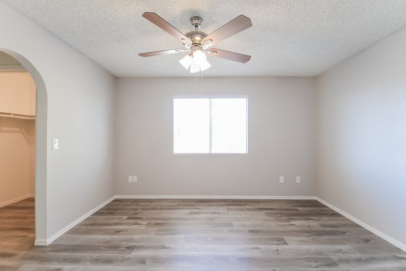 2,160/Mo, 19010 N 47th Ln Glendale, AZ 85308 Main Bedroom View