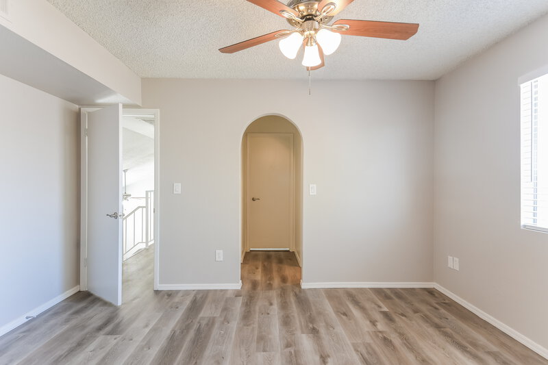 2,160/Mo, 19010 N 47th Ln Glendale, AZ 85308 Main Bedroom View 2
