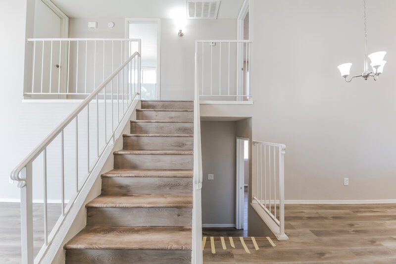 2,160/Mo, 19010 N 47th Ln Glendale, AZ 85308 Stairwell View