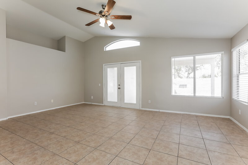 2,315/Mo, 72 N Cholla St Gilbert, AZ 85233 Living Room View