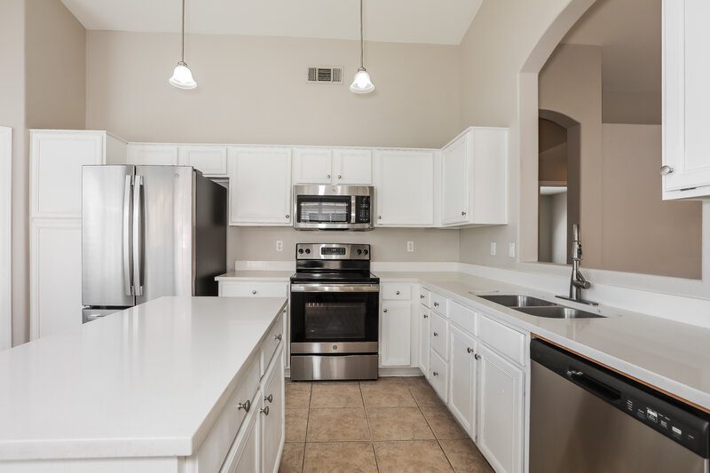 2,315/Mo, 72 N Cholla St Gilbert, AZ 85233 Kitchen View 3