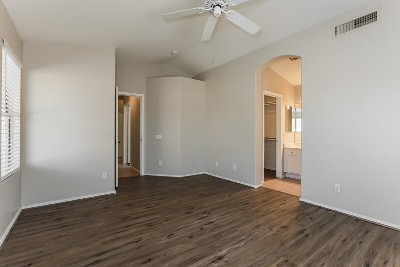 2,315/Mo, 72 N Cholla St Gilbert, AZ 85233 Main Bedroom View 2