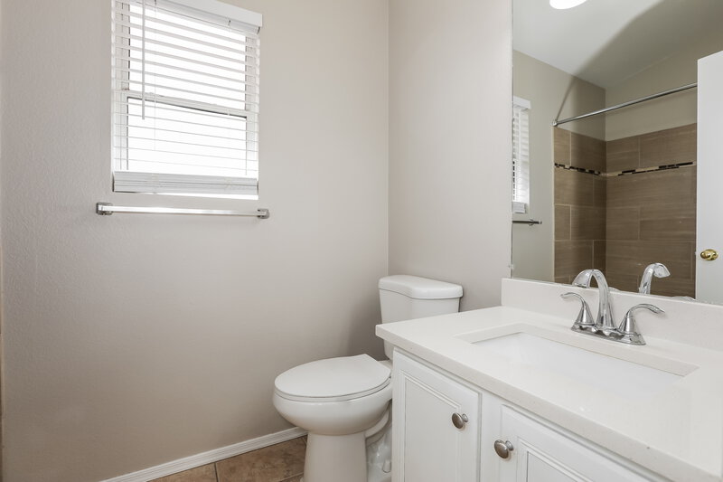 2,315/Mo, 72 N Cholla St Gilbert, AZ 85233 Bathroom View