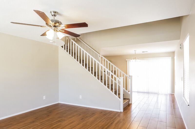 2,200/Mo, 6521 W Preston Ln Phoenix, AZ 85043 Living Room View