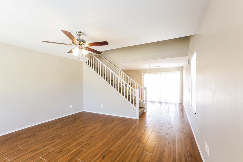 2,200/Mo, 6521 W Preston Ln Phoenix, AZ 85043 Living Room View 3