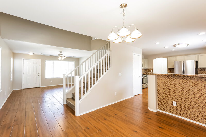 2,200/Mo, 6521 W Preston Ln Phoenix, AZ 85043 Dining Room View