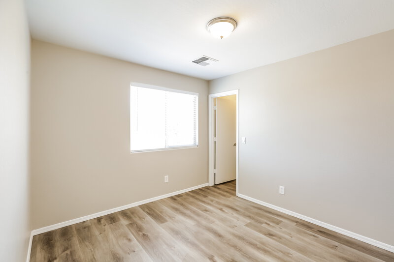 2,200/Mo, 6521 W Preston Ln Phoenix, AZ 85043 Bedroom View 2