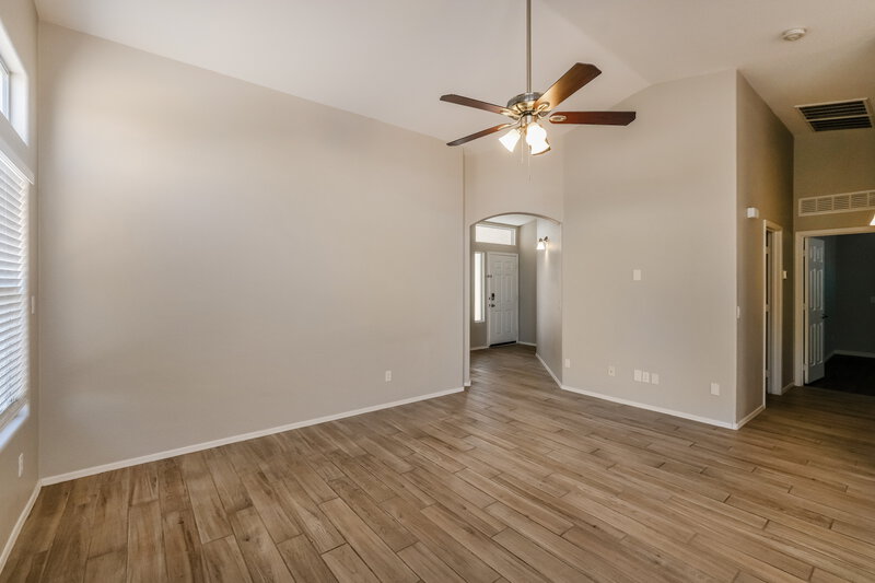 2,295/Mo, 3430 N Saffron Mesa, AZ 85215 Living Room View