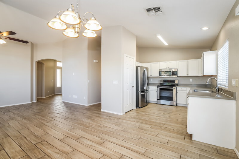 2,275/Mo, 3430 N Saffron Mesa, AZ 85215 Dining Room View 2