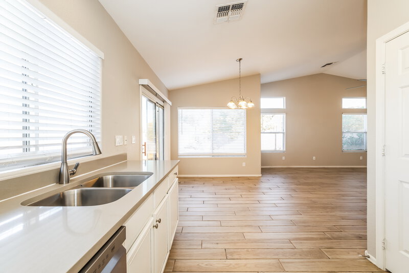2,275/Mo, 3430 N Saffron Mesa, AZ 85215 Kitchen View 2