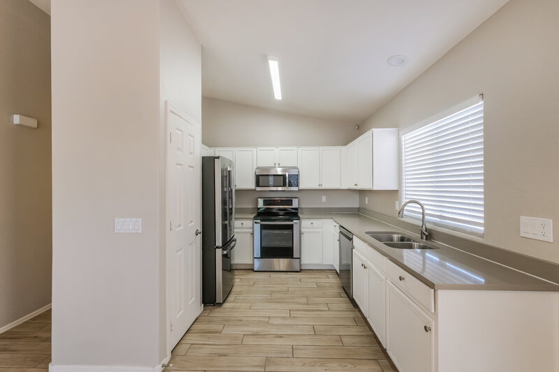 2,295/Mo, 3430 N Saffron Mesa, AZ 85215 Kitchen View