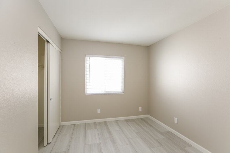 2,295/Mo, 1237 E Wickieup Ln Phoenix, AZ 85024 Bedroom View