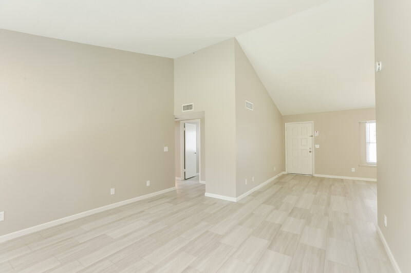 2,295/Mo, 1237 E Wickieup Ln Phoenix, AZ 85024 Bedroom View 3