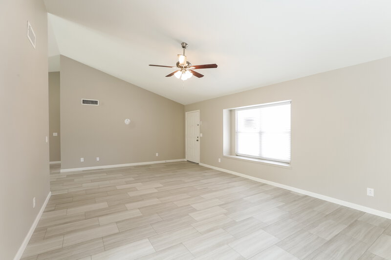 2,295/Mo, 1237 E Wickieup Ln Phoenix, AZ 85024 Bedroom View 4