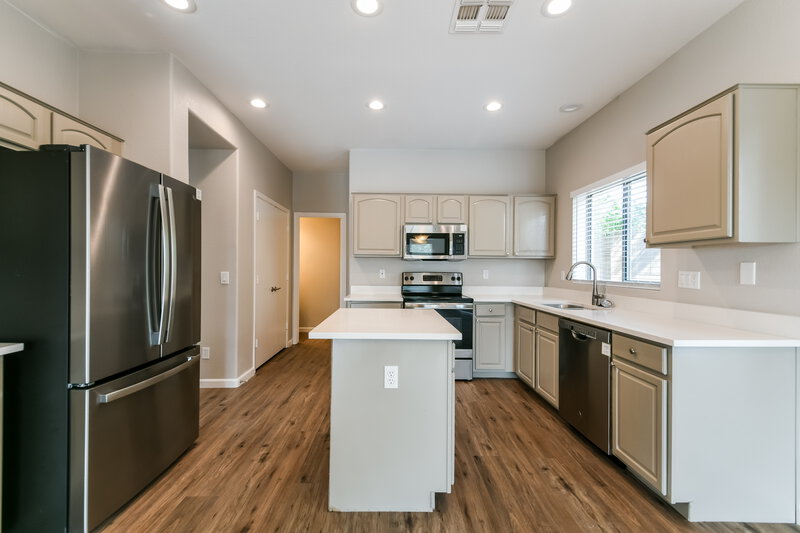 2,700/Mo, 40915 N Barnum Way Anthem, AZ 85086 Kitchen View