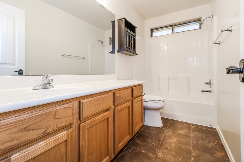2,015/Mo, 1858 S 216Th Ln Buckeye, AZ 85326 Bathroom View