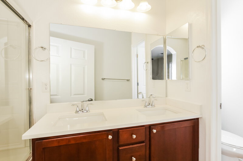 1,945/Mo, 2535 N 149th Ave Goodyear, AZ 85395 Main Bathroom View