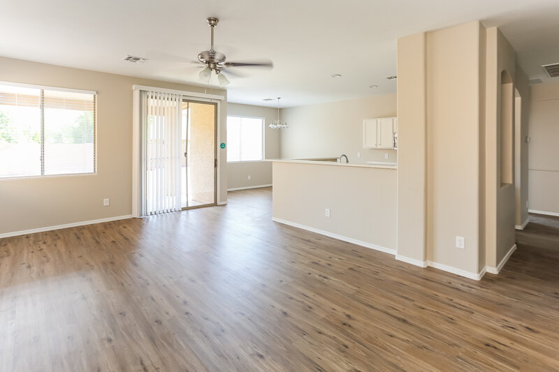 2,000/Mo, 10309 W Pioneer St Tolleson, AZ 85353 Dining Room View