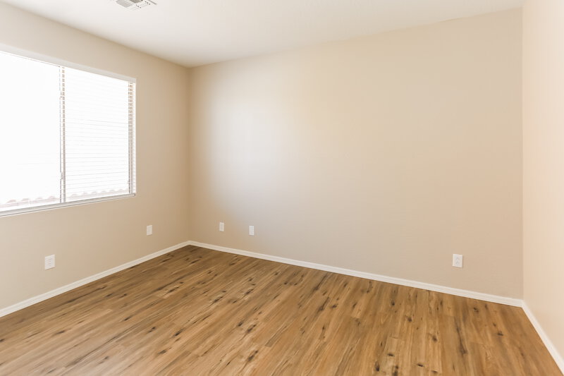 2,000/Mo, 10309 W Pioneer St Tolleson, AZ 85353 Bedroom View 3
