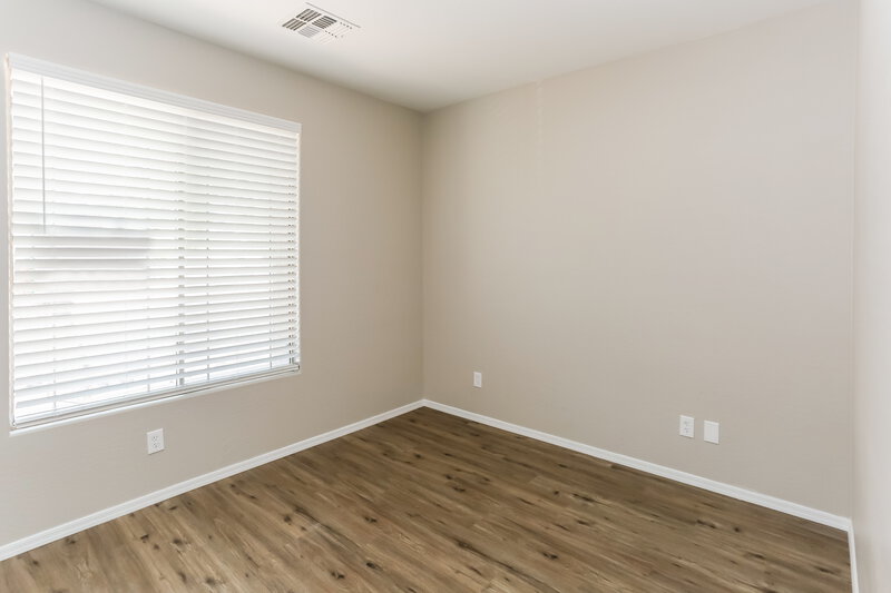 2,000/Mo, 10309 W Pioneer St Tolleson, AZ 85353 Bedroom View 4