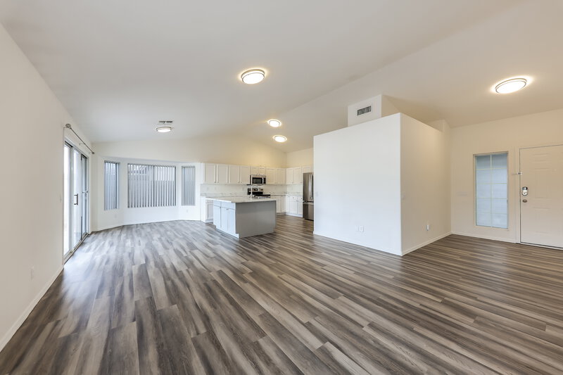 2,390/Mo, 252 W Wahalla Ln Phoenix, AZ 85027 Living Room View 2