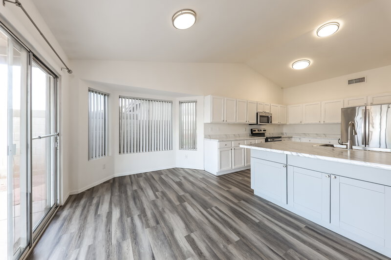 2,390/Mo, 252 W Wahalla Ln Phoenix, AZ 85027 Dining Room View 2