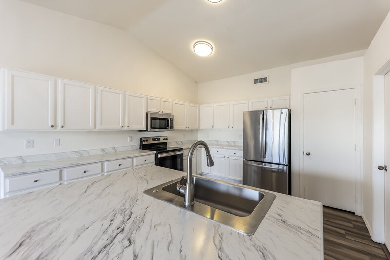 2,390/Mo, 252 W Wahalla Ln Phoenix, AZ 85027 Kitchen View
