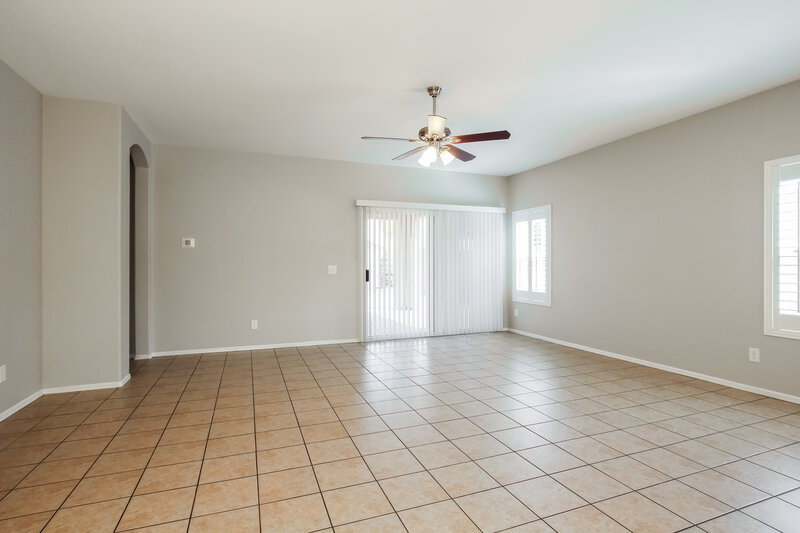 2,210/Mo, 11934 W Jefferson Street Avondale, AZ 85323 Living Room View