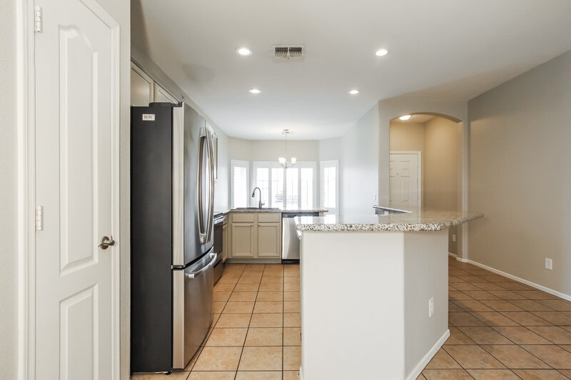 2,210/Mo, 11934 W Jefferson Street Avondale, AZ 85323 Kitchen View 2