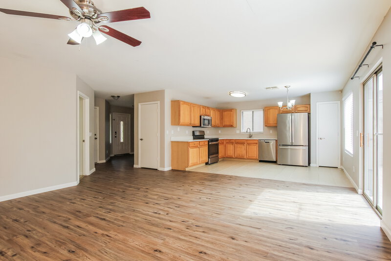 1,895/Mo, 6823 N 130th Ave Glendale, AZ 85307 Living Room View 3