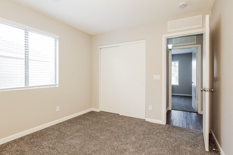 1,895/Mo, 6823 N 130th Ave Glendale, AZ 85307 Bedroom View 3