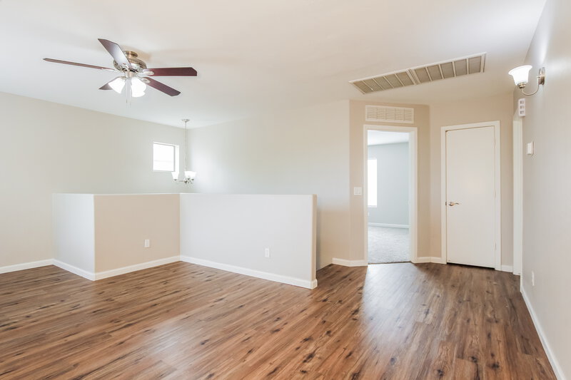 1,895/Mo, 6823 N 130th Ave Glendale, AZ 85307 Loft View