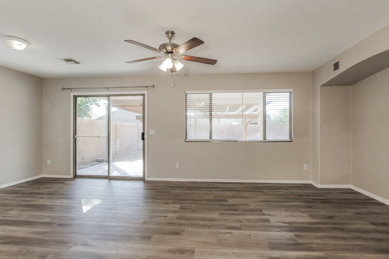 1,935/Mo, 13833 W Keim Dr Litchfield Park, AZ 85340 Living Room View