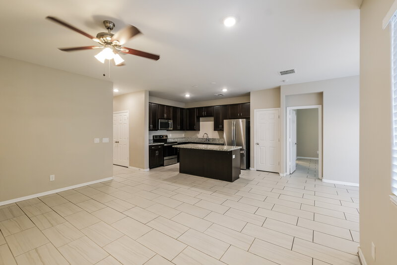 2,300/Mo, 8828 S 41st Dr Laveen, AZ 85339 Living Room View