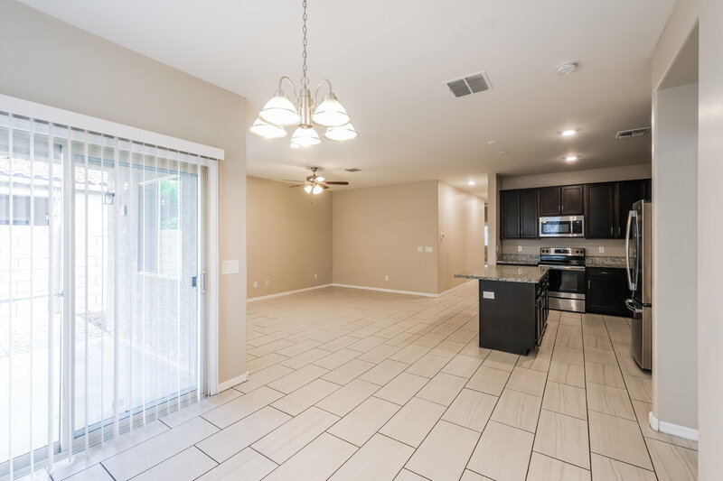 2,300/Mo, 8828 S 41st Dr Laveen, AZ 85339 Dining Room View 2