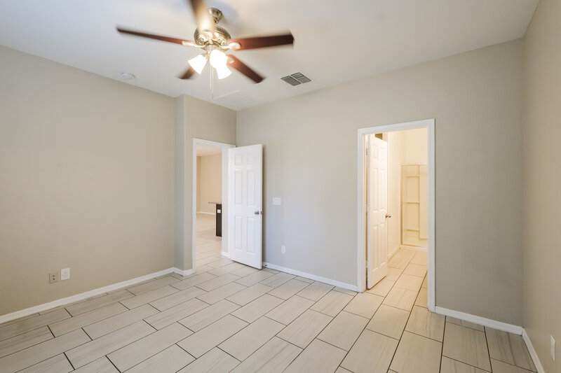 2,300/Mo, 8828 S 41st Dr Laveen, AZ 85339 Main Bedroom View 2