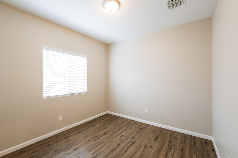 2,300/Mo, 8828 S 41st Dr Laveen, AZ 85339 Bedroom View 3
