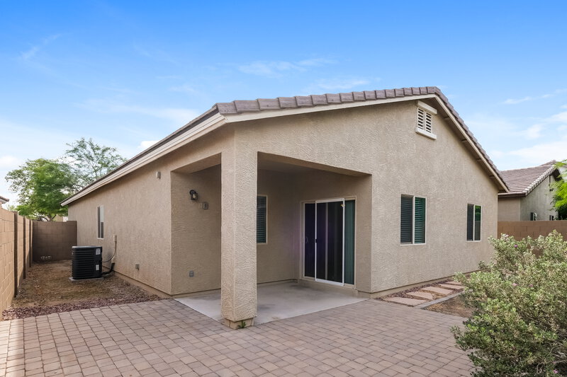 2,300/Mo, 8828 S 41st Dr Laveen, AZ 85339 Rear View