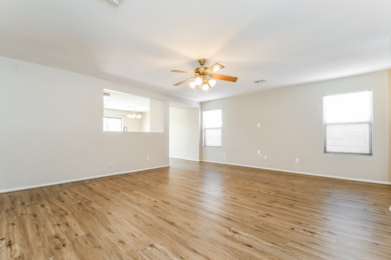 2,050/Mo, 11218 E Quarry Ave Mesa, AZ 85212 Living Room View 2