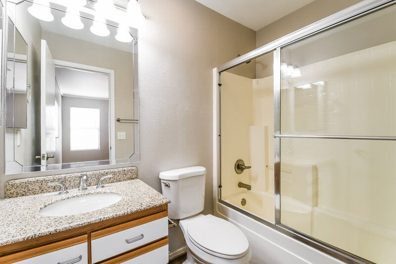 2,050/Mo, 11218 E Quarry Ave Mesa, AZ 85212 Main Bathroom View