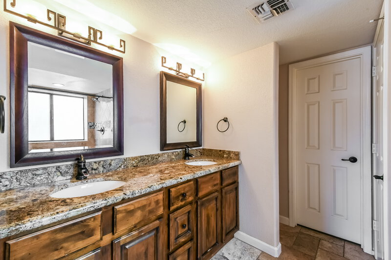 3,375/Mo, 1522 W Del Rio St Chandler, AZ 85224 Main Bathroom View