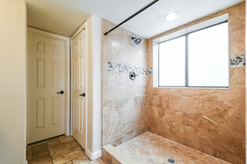 3,375/Mo, 1522 W Del Rio St Chandler, AZ 85224 Main Bathroom View 2