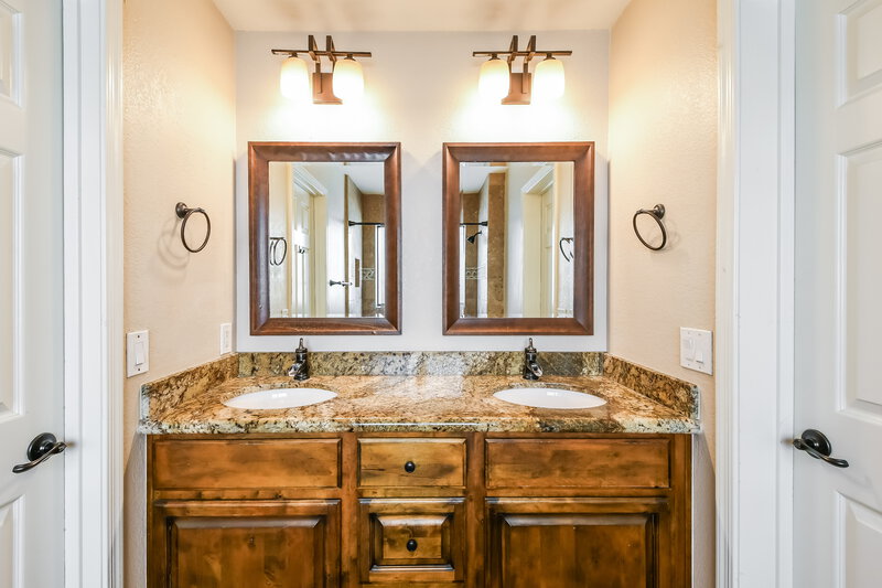 3,375/Mo, 1522 W Del Rio St Chandler, AZ 85224 Bathroom View 2