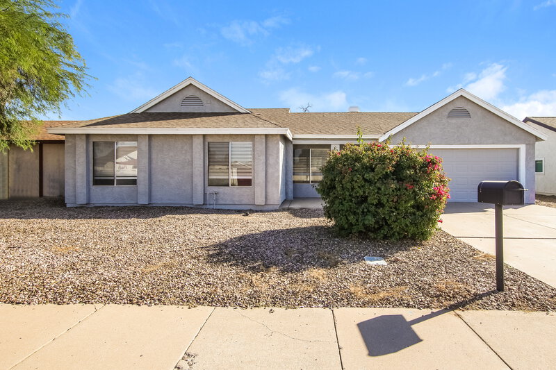 1,745/Mo, 20631 N 22nd Ave Phoenix, AZ 85027 External View