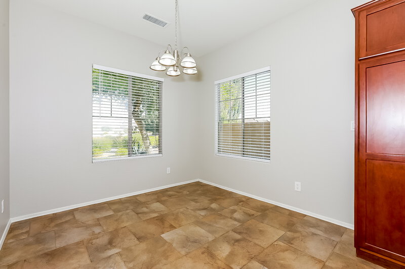 1,950/Mo, 425 E Goldmine Ct San Tan Valley, AZ 85140 Dining Room View 3