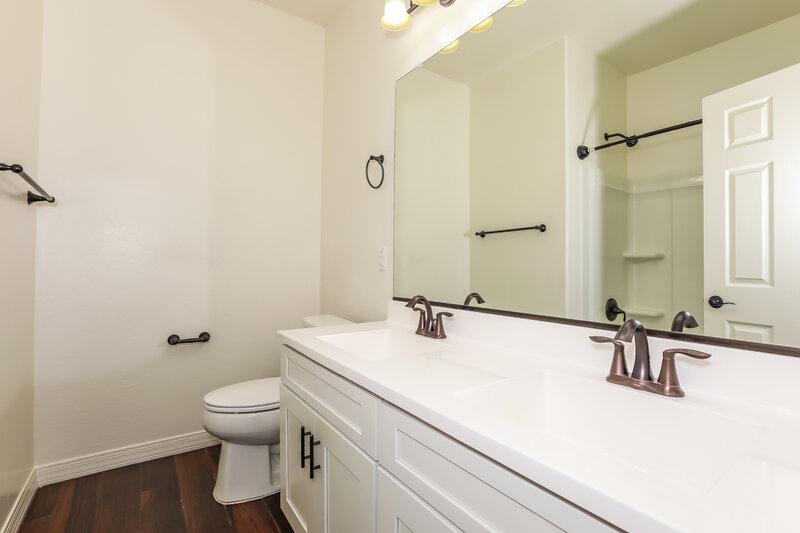 2,465/Mo, 1266 N Banning Mesa, AZ 85205 Bathroom View