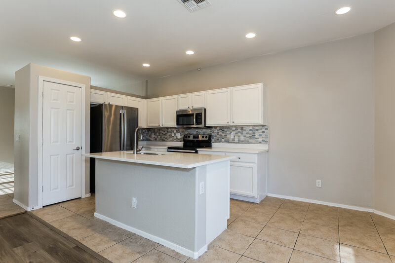 1,875/Mo, 45129 W Desert Cedars Ln Maricopa, AZ 85139 Kitchen View